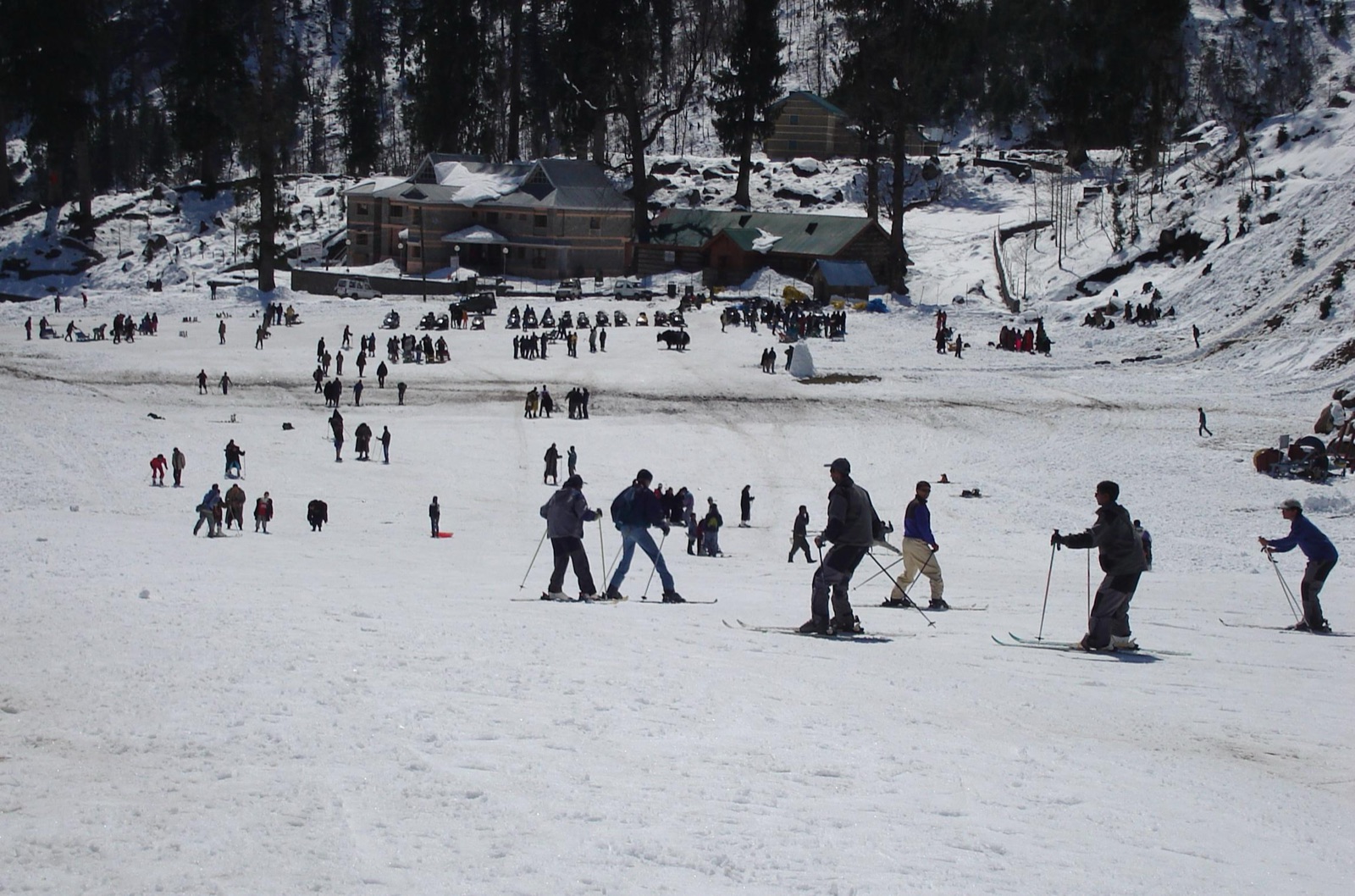 Ski & Snow Sports at Solang Valley in Kullu, Himachal Pradesh